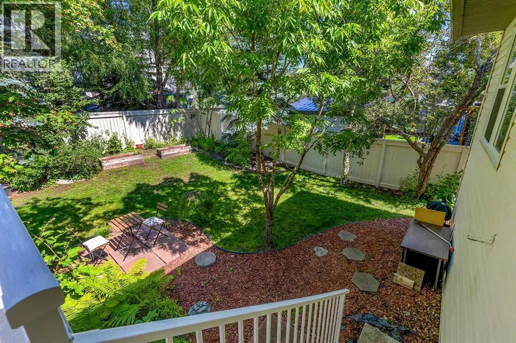 812 Diamond Court SE