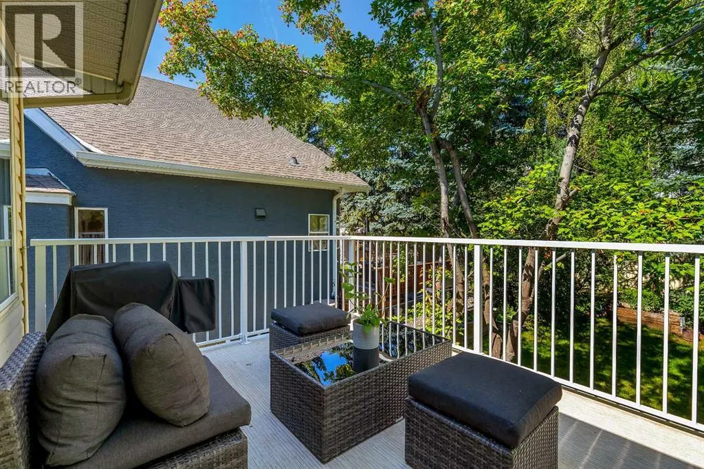 812 Diamond Court SE