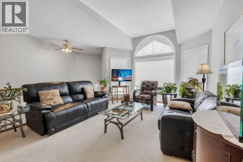 812 Diamond Court SE