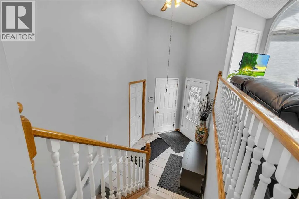 812 Diamond Court SE