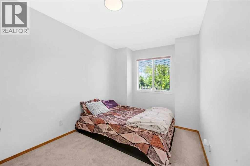 148 Tarington Park NE