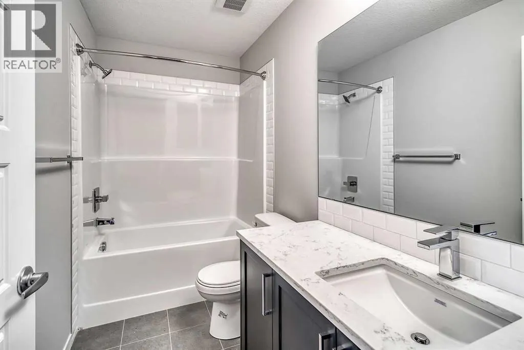 215, 300 Harvest Hills Place NE