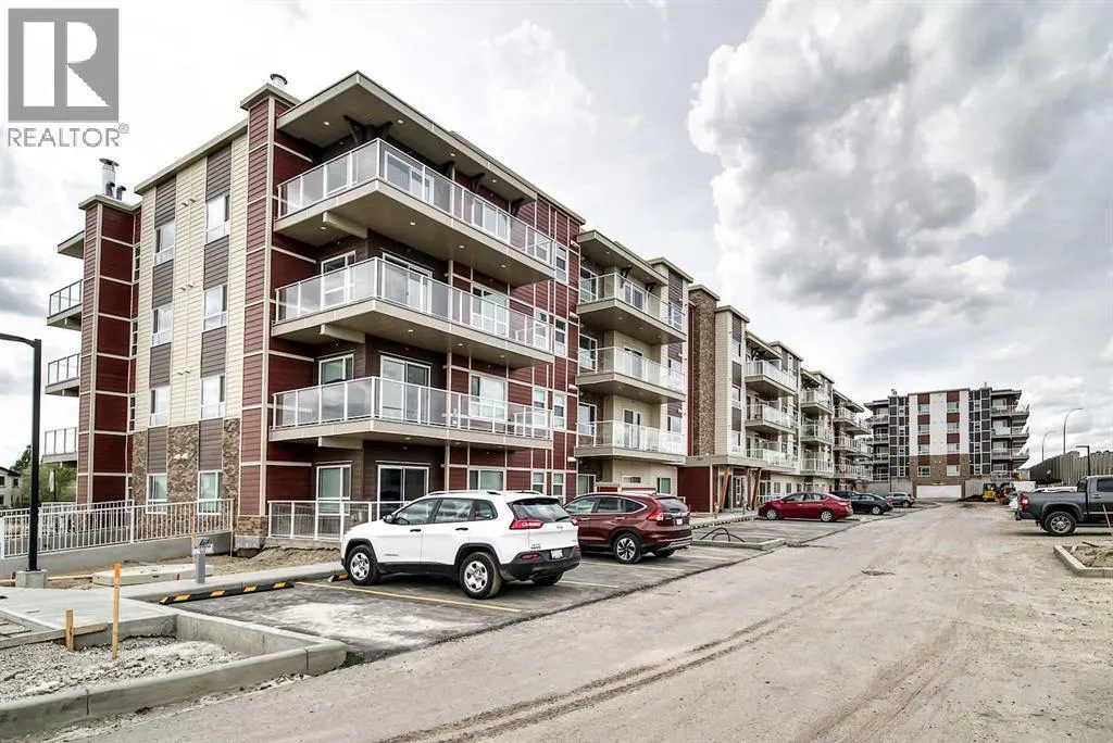 215, 300 Harvest Hills Place NE