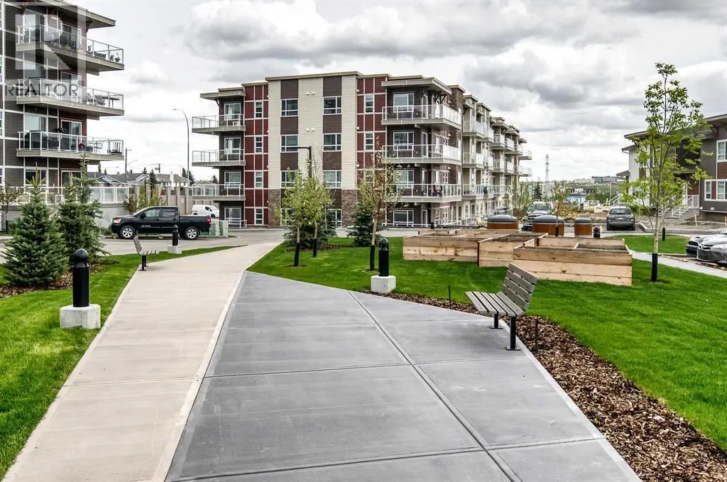 215, 300 Harvest Hills Place NE