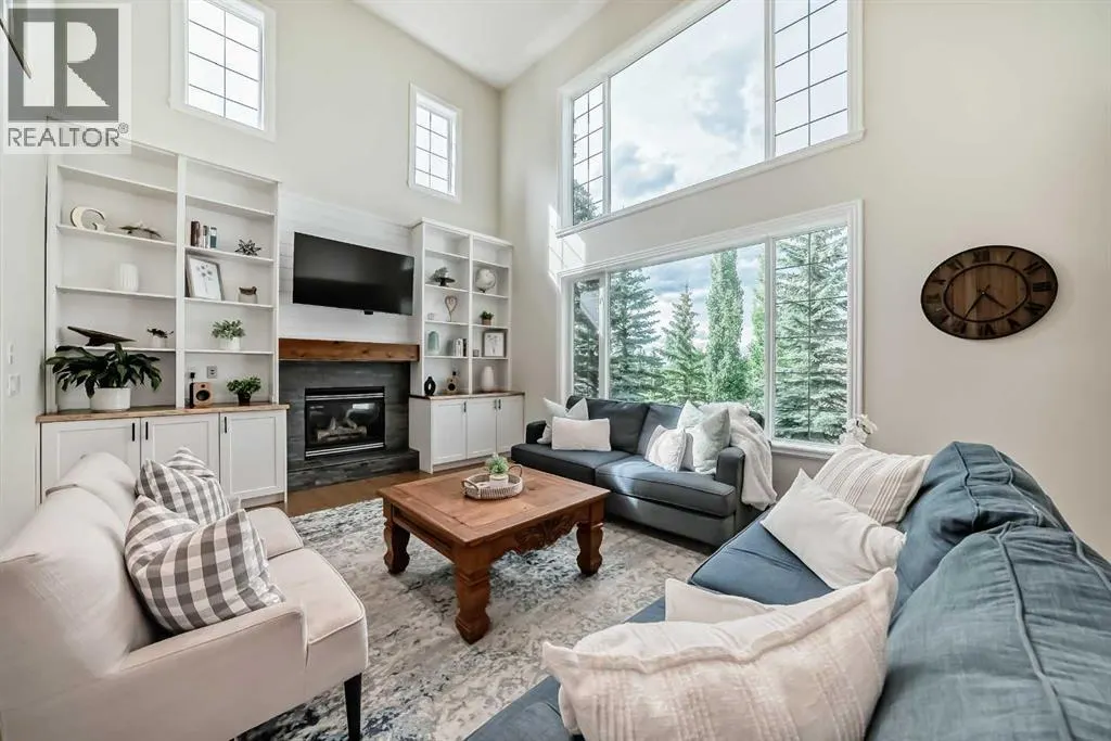 35 Cougar Ridge View SW