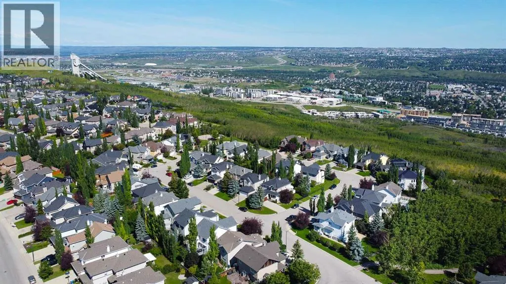 35 Cougar Ridge View SW