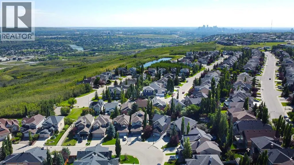 35 Cougar Ridge View SW