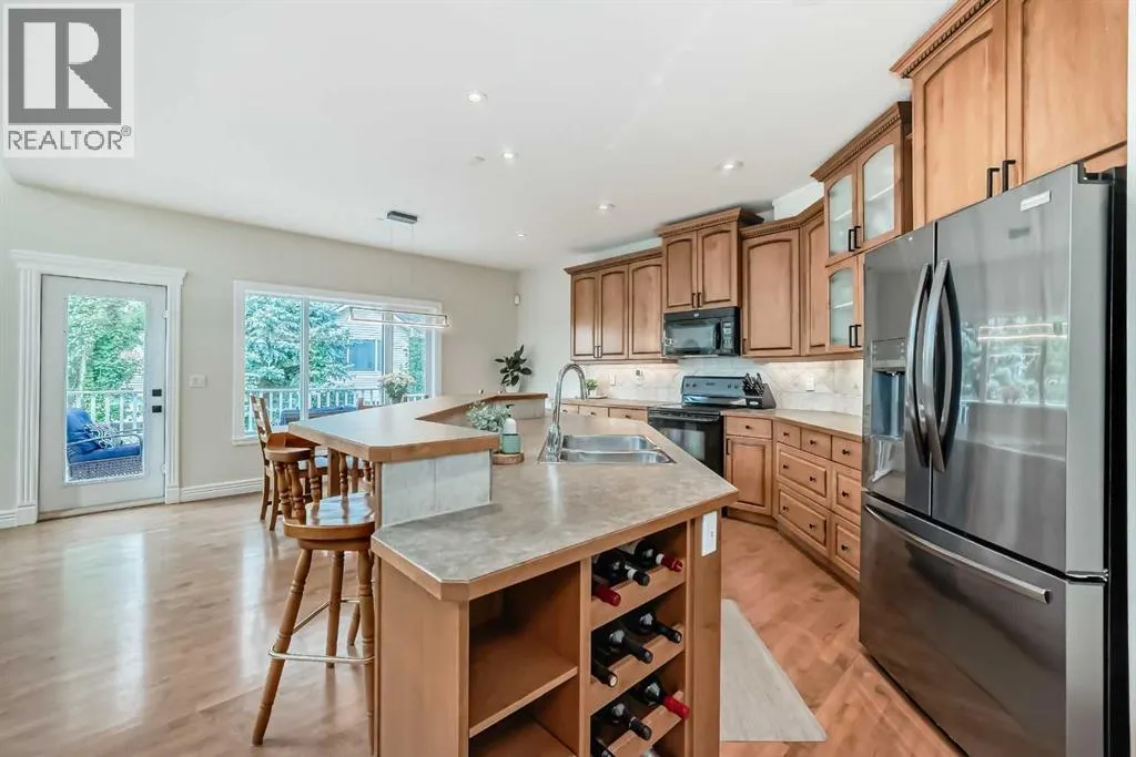 35 Cougar Ridge View SW