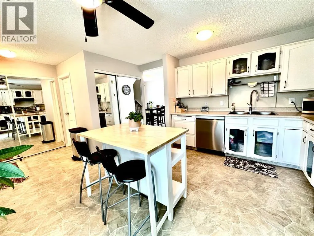 232 Midpark Gardens SE
