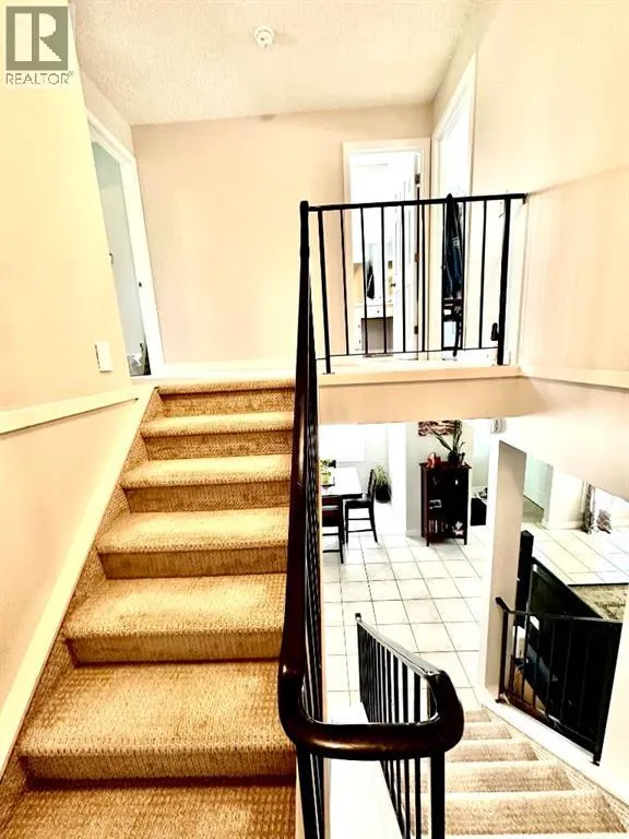 232 Midpark Gardens SE