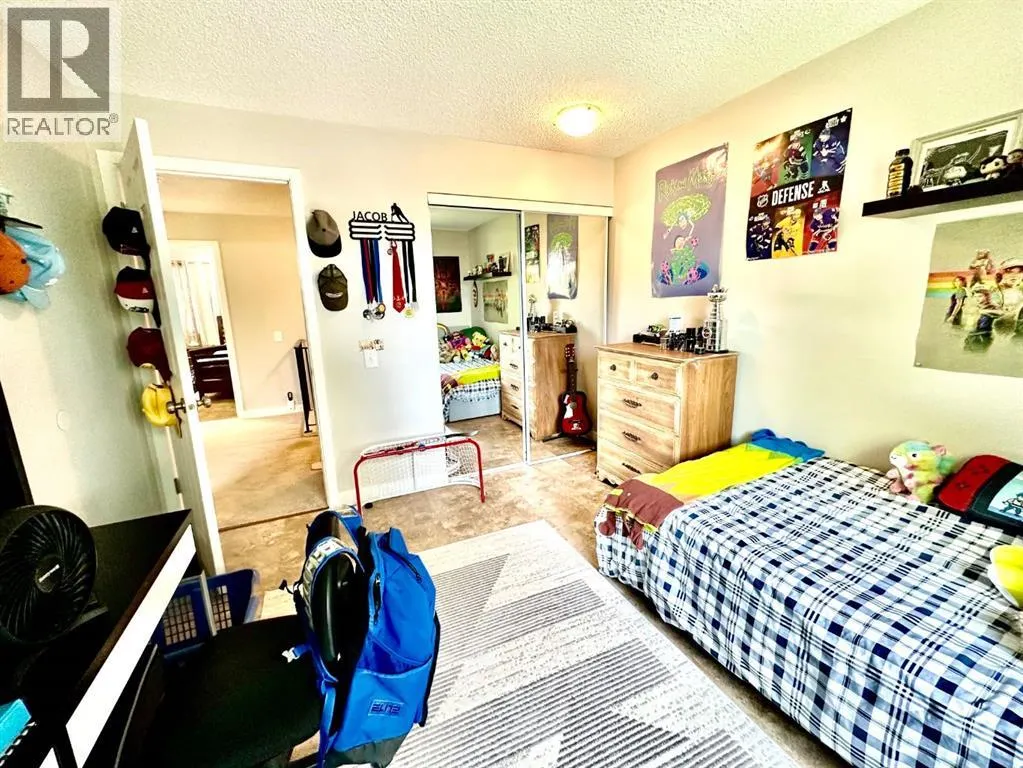 232 Midpark Gardens SE