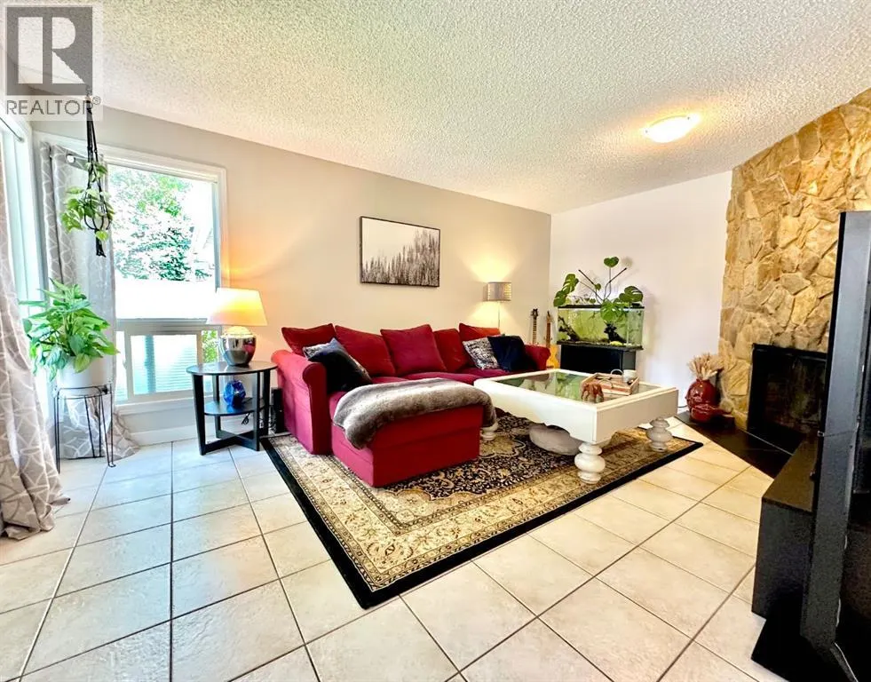 232 Midpark Gardens SE
