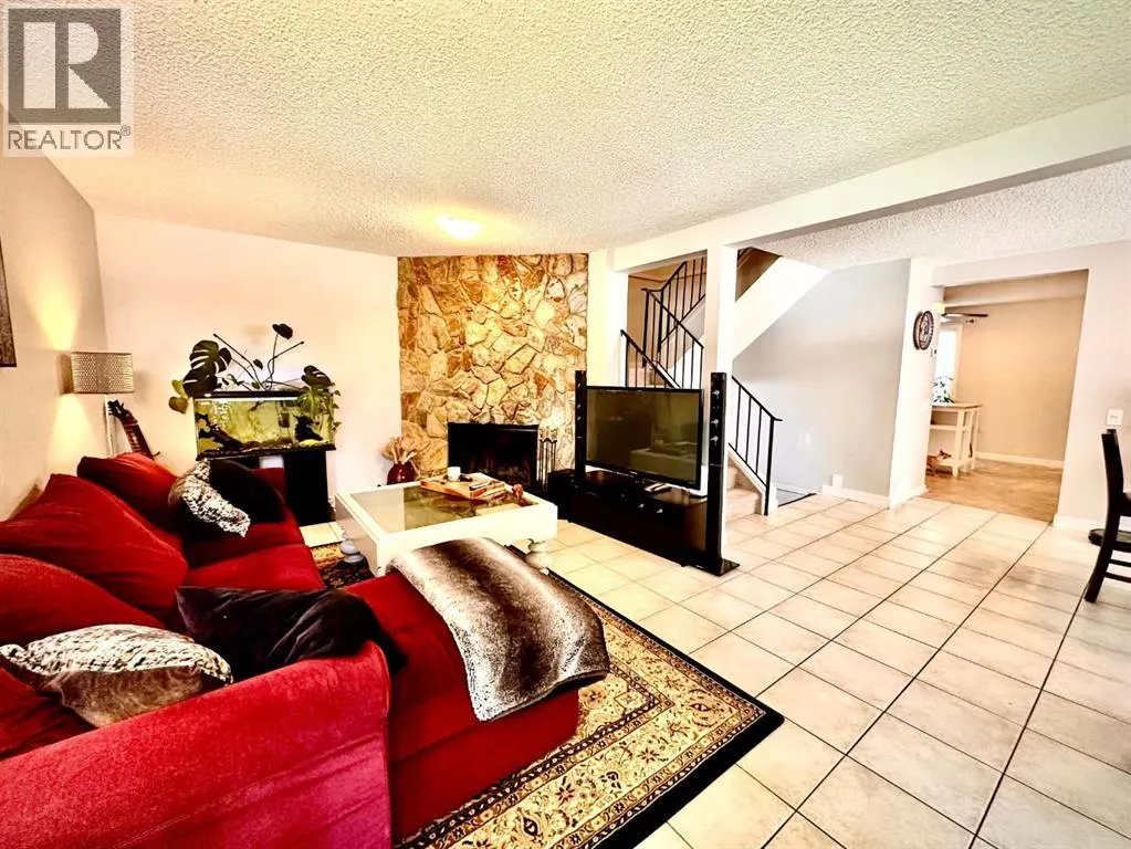 232 Midpark Gardens SE