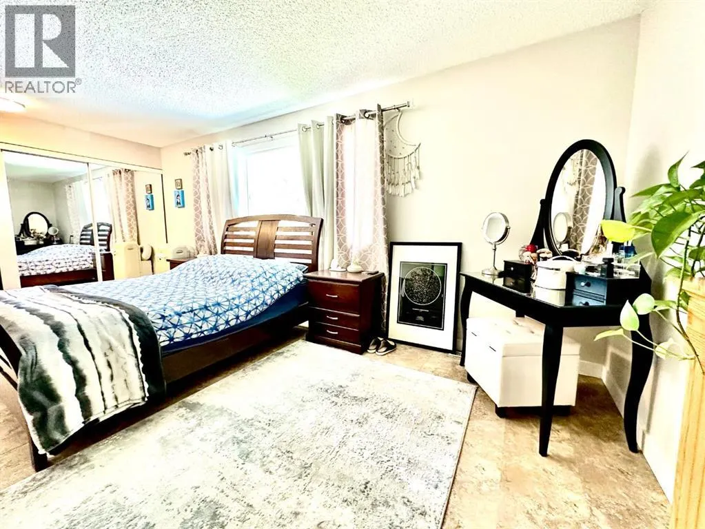 232 Midpark Gardens SE
