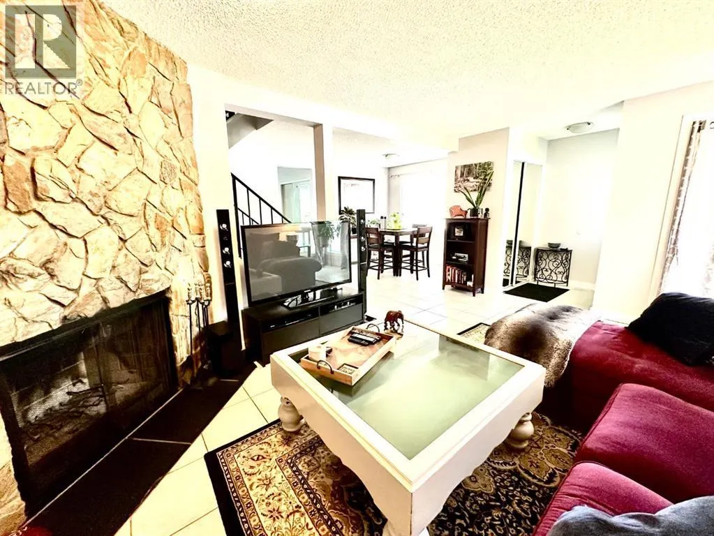 232 Midpark Gardens SE