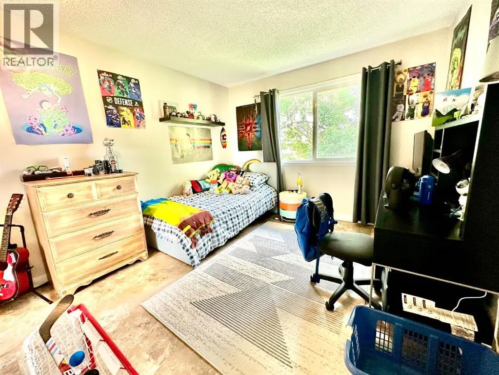 232 Midpark Gardens SE