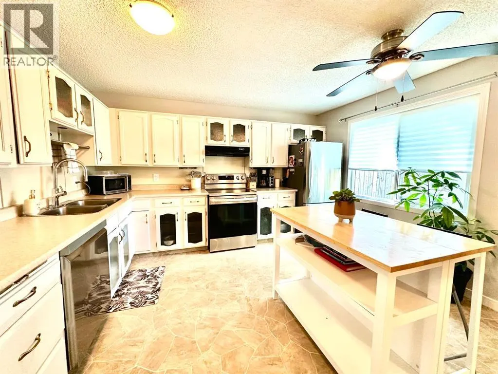 232 Midpark Gardens SE