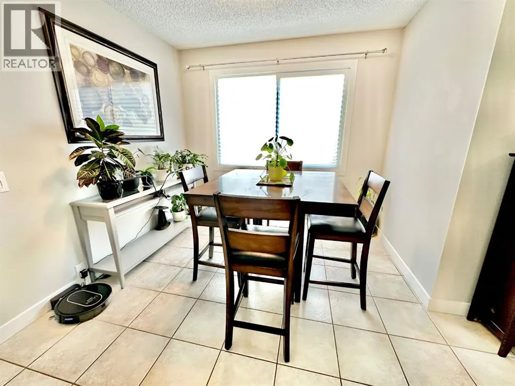 232 Midpark Gardens SE