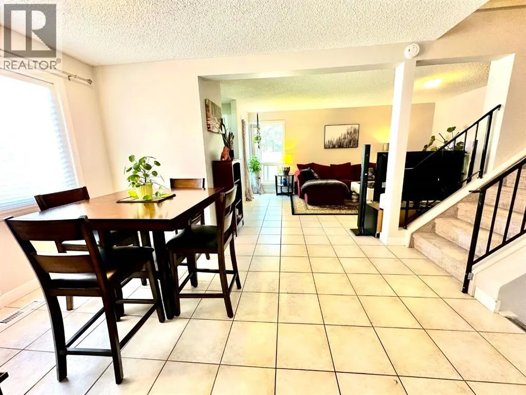 232 Midpark Gardens SE