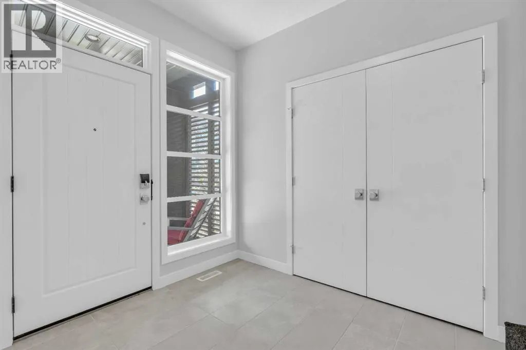 111 Marina Cove SE
