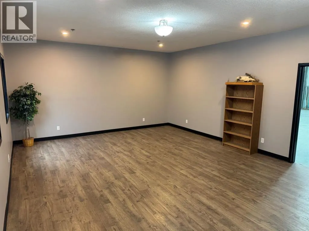 6, 64146 393 LOOP E Avenue E