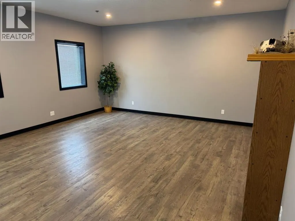 6, 64146 393 LOOP E Avenue E
