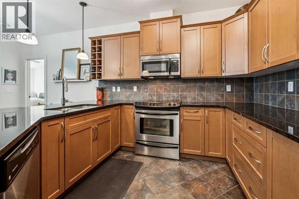243, 35 Aspenmont Heights SW