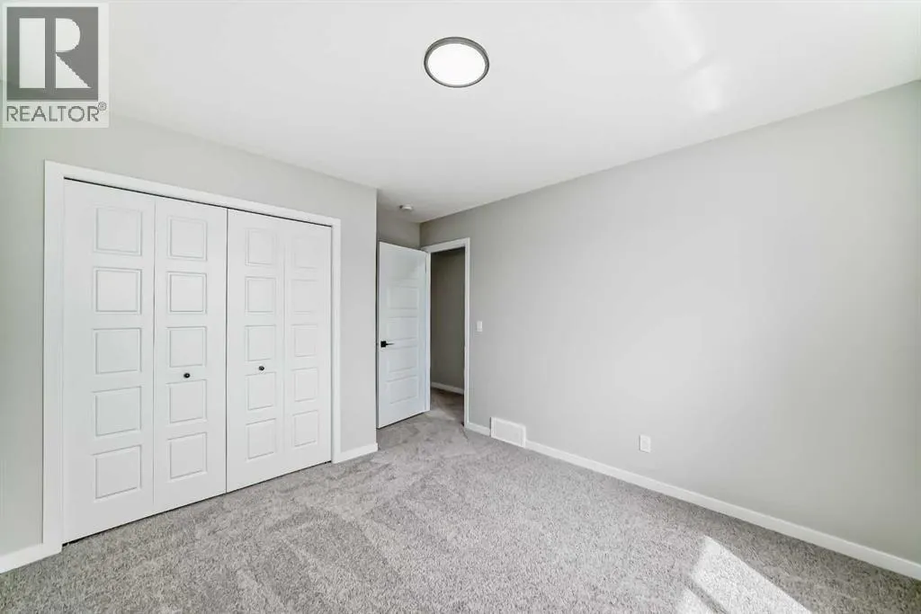 338 Corner Glen Way NE