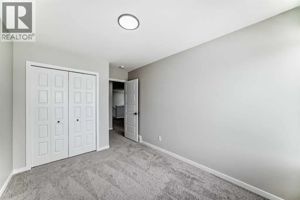 338 Corner Glen Way NE