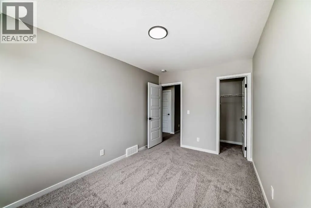 338 Corner Glen Way NE