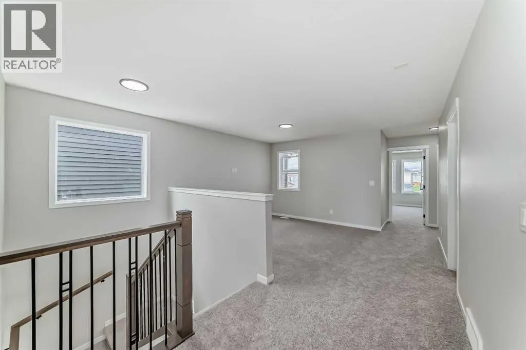 338 Corner Glen Way NE