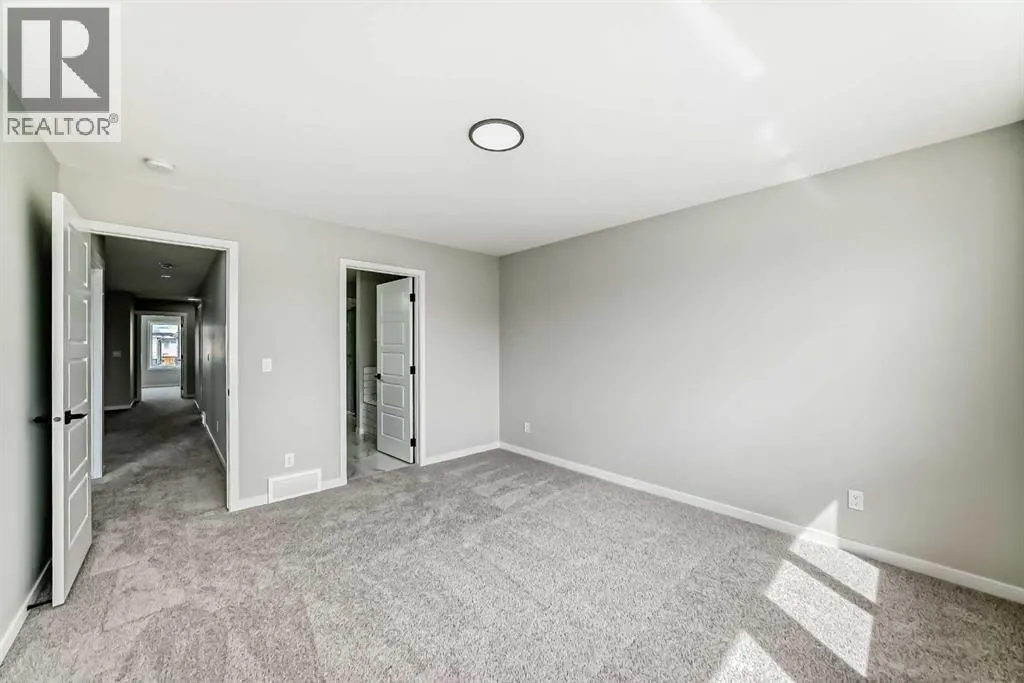 338 Corner Glen Way NE
