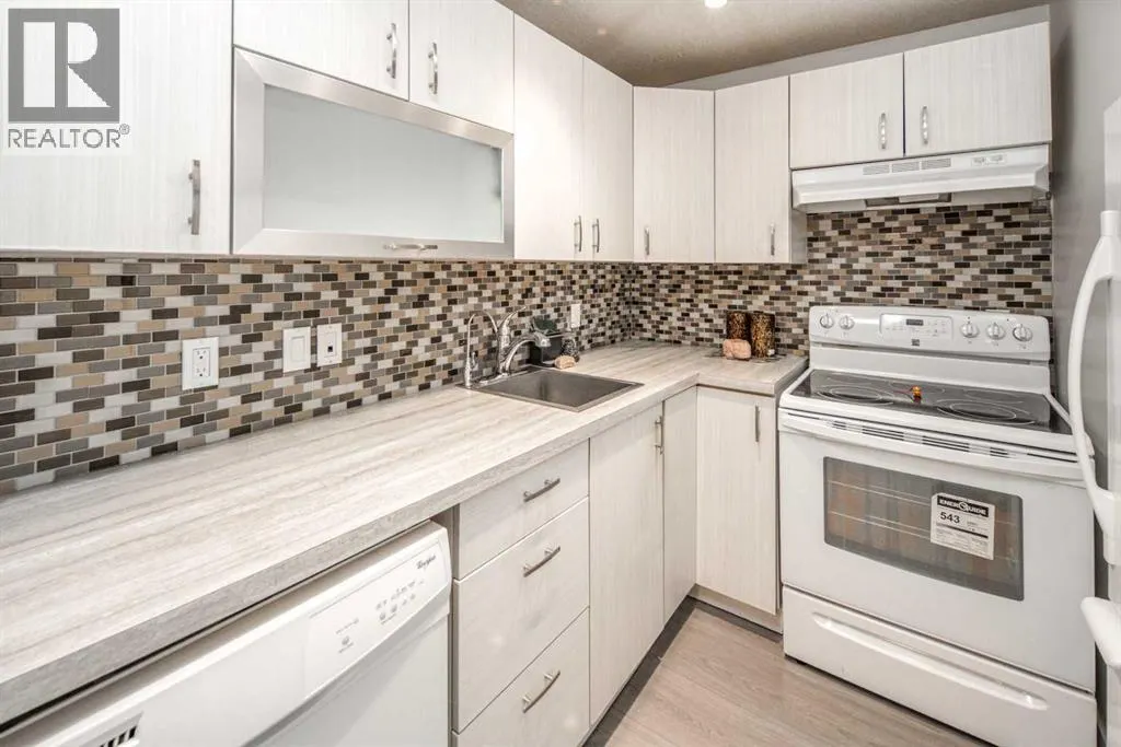 2, 713 Mcdougall Road NE