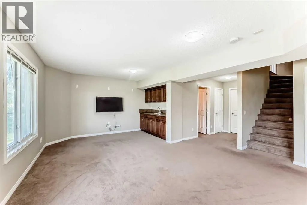 325 West Lakeview Drive