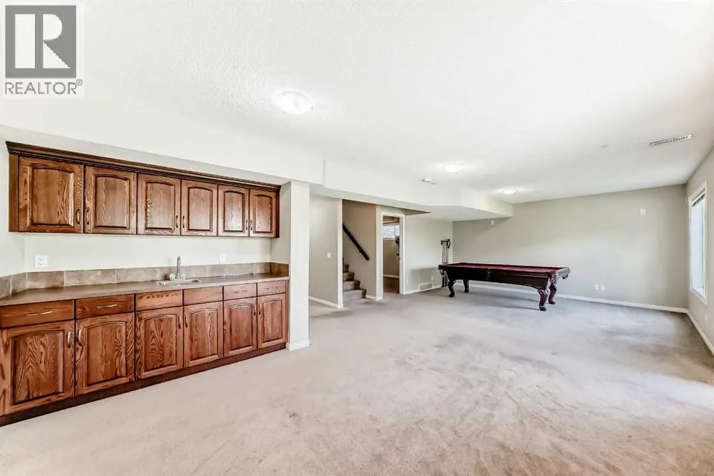 325 West Lakeview Drive