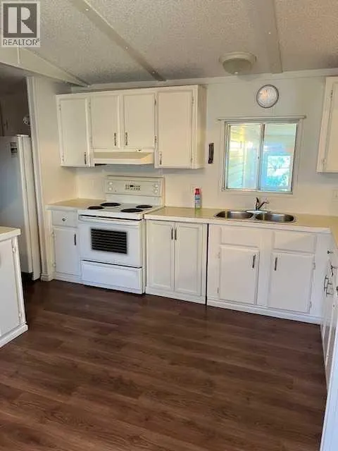 107/109 2 Street