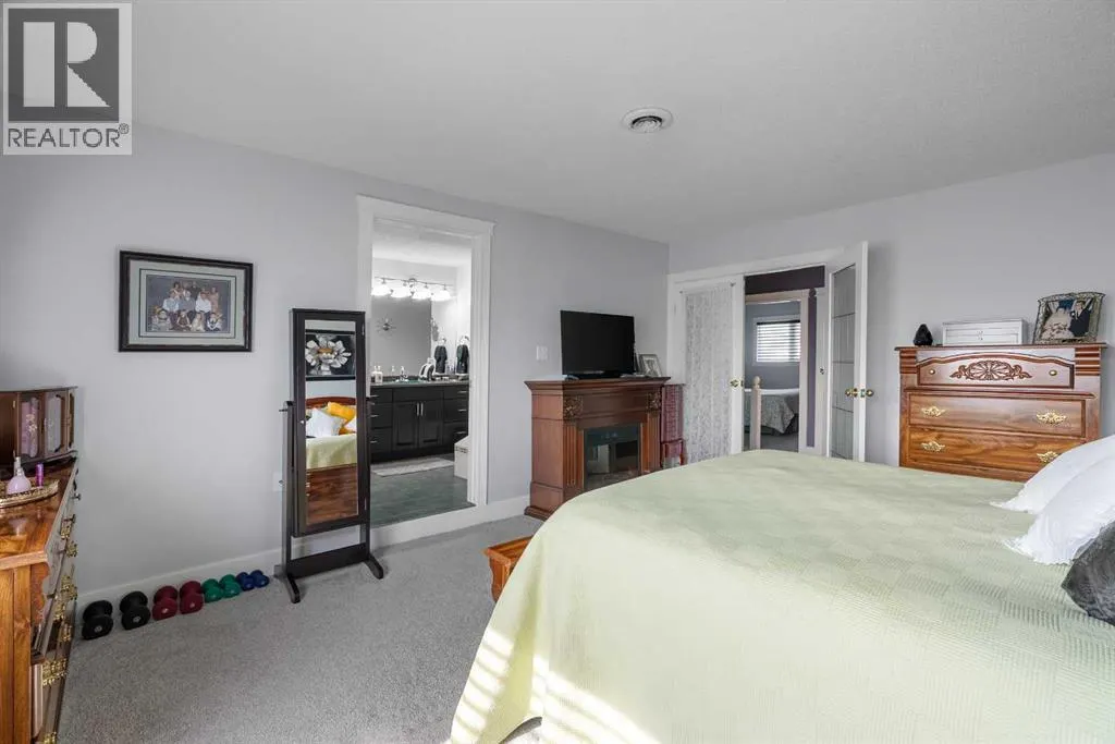 125 Whiteoak Garden