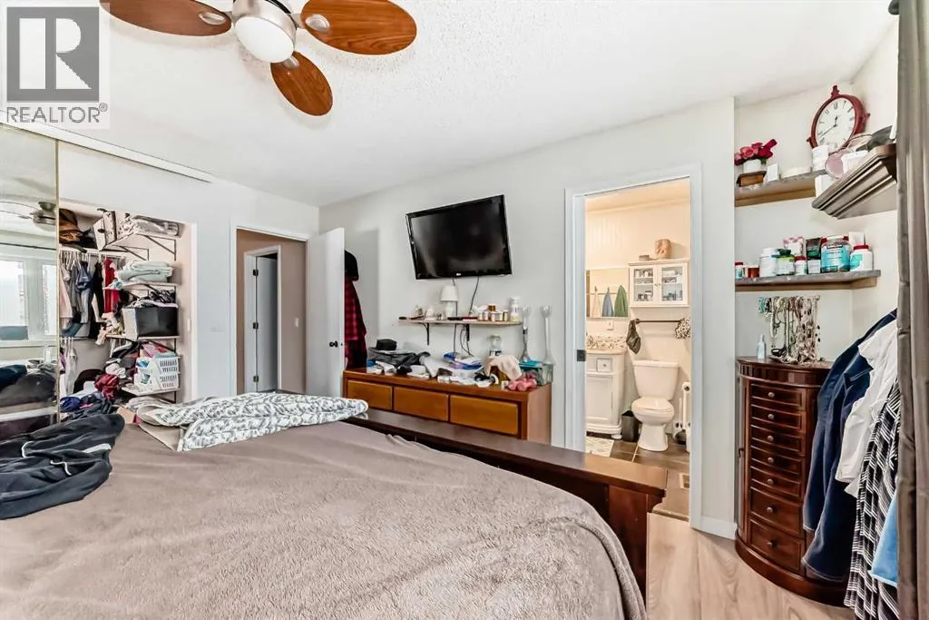 1328 Meadowbrook Drive SE