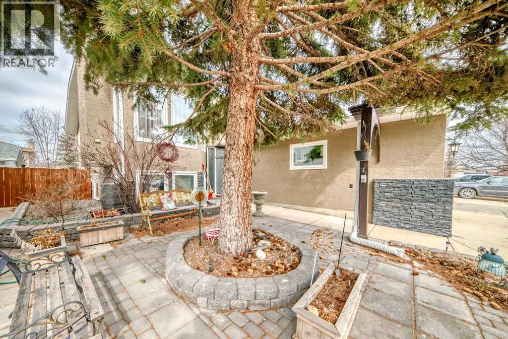 1328 Meadowbrook Drive SE