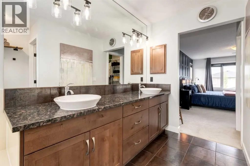 2699 Ravenslea Gardens SE
