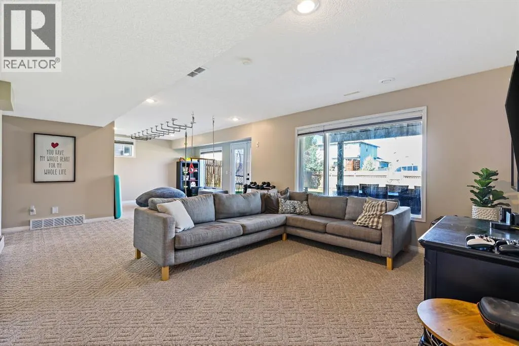 44 Cimarron Crescent