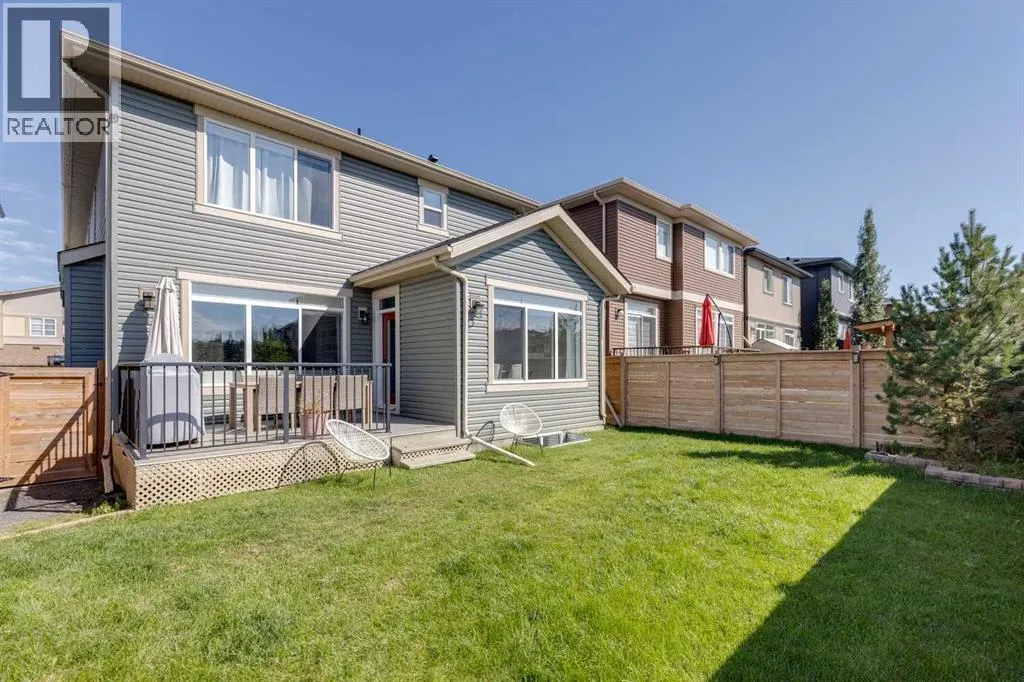 97 Sage Bluff Close NW