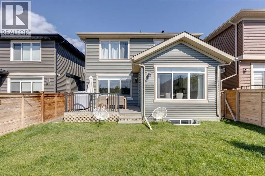 97 Sage Bluff Close NW