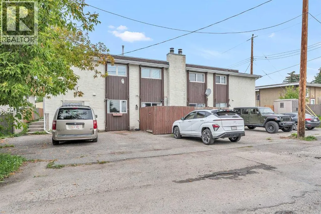 6, 20 Huntley Close NE