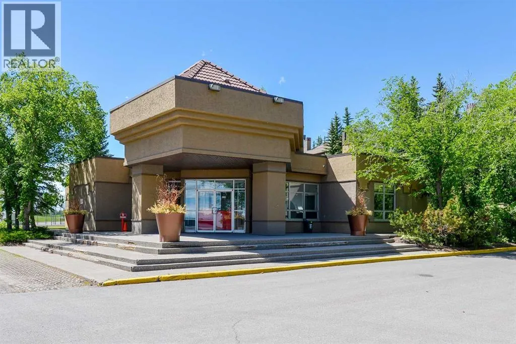 8, 301 Village Mews SW