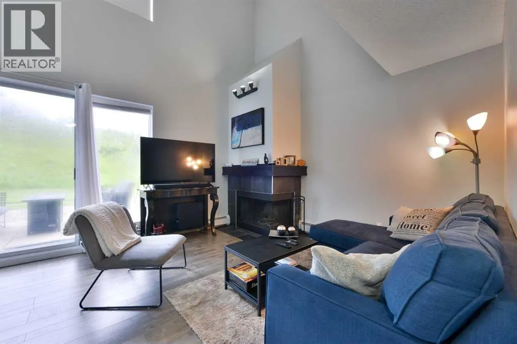 8, 301 Village Mews SW