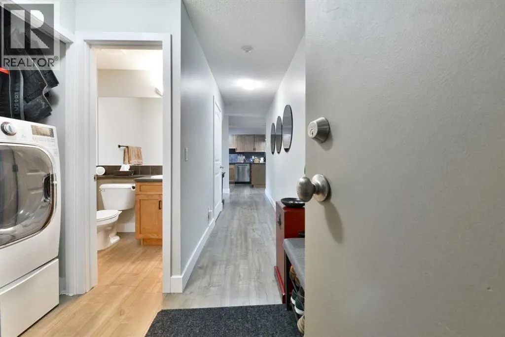 8, 301 Village Mews SW