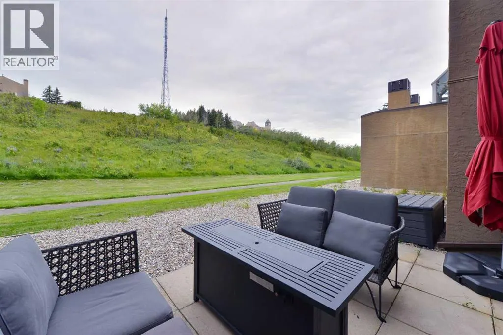 8, 301 Village Mews SW