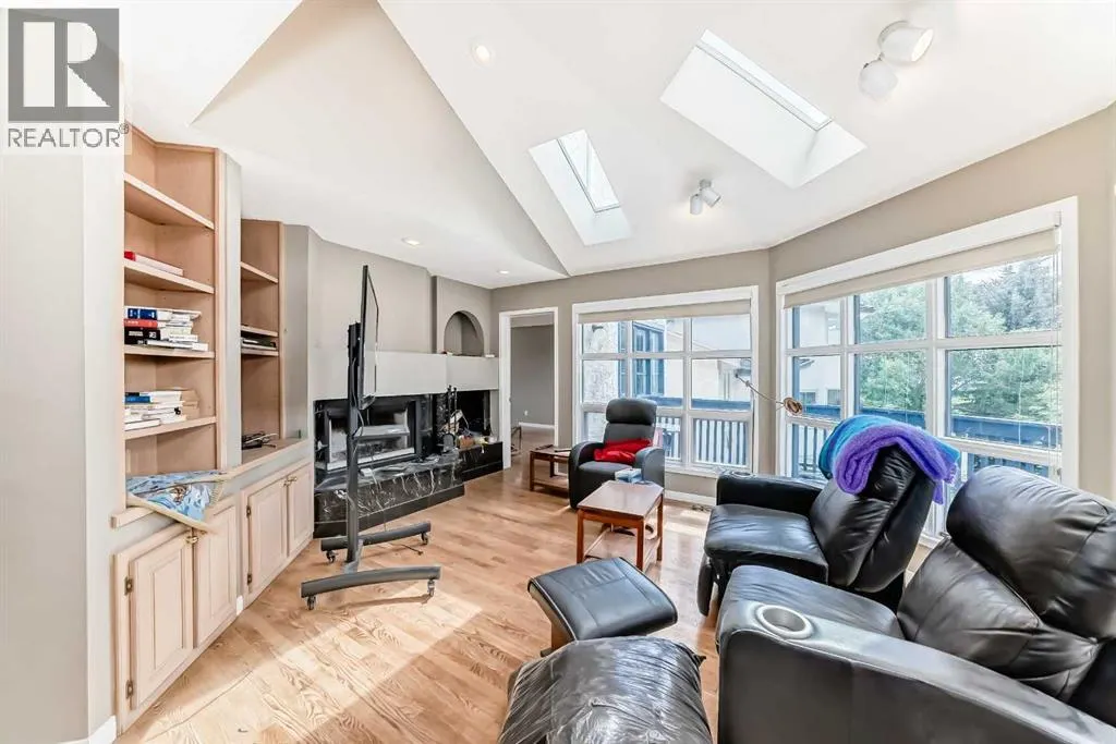 145 Edgeview Road NW
