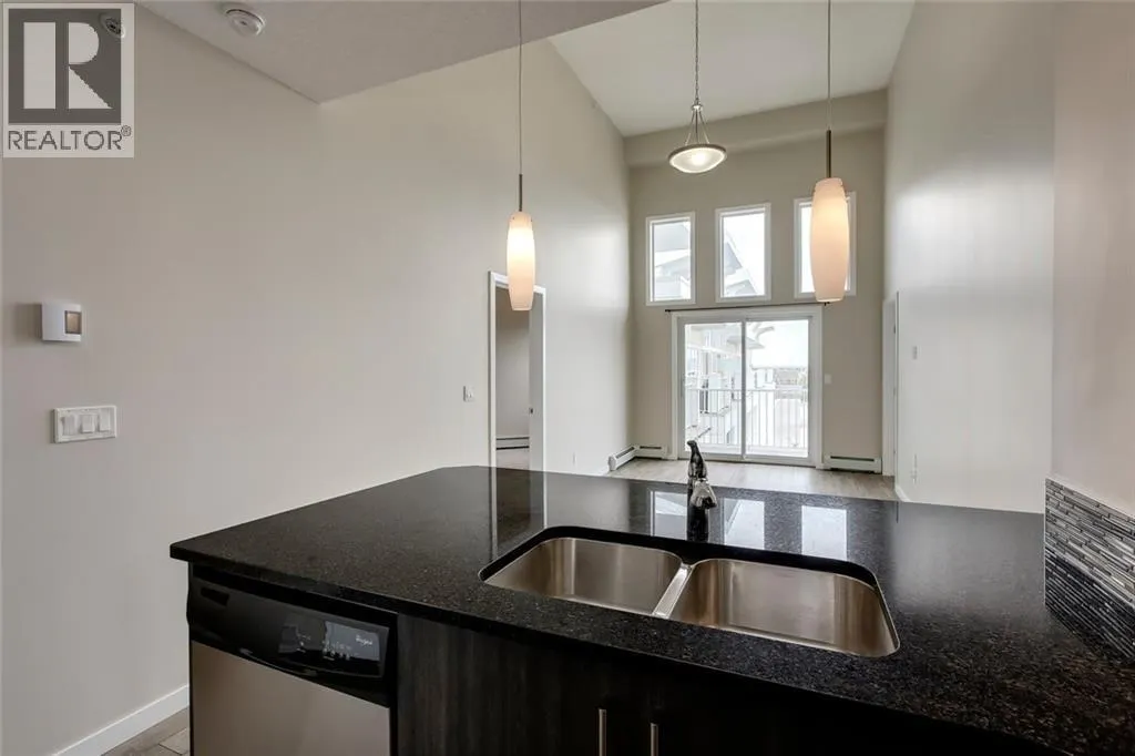405, 402 MARQUIS Lane SE